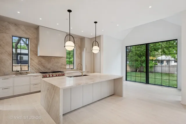 $2,995,000 | 759 Strawberry Hill Drive, Glencoe, IL 60022