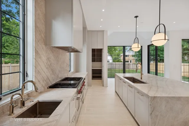 $2,995,000 | 759 Strawberry Hill Drive, Glencoe, IL 60022