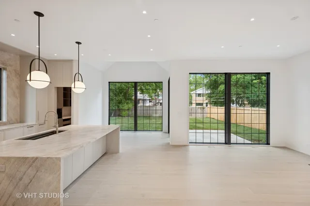 $2,995,000 | 759 Strawberry Hill Drive, Glencoe, IL 60022