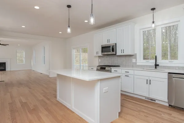 $1,475,000 | 76 Robin Hill Road, Groton, MA 01450