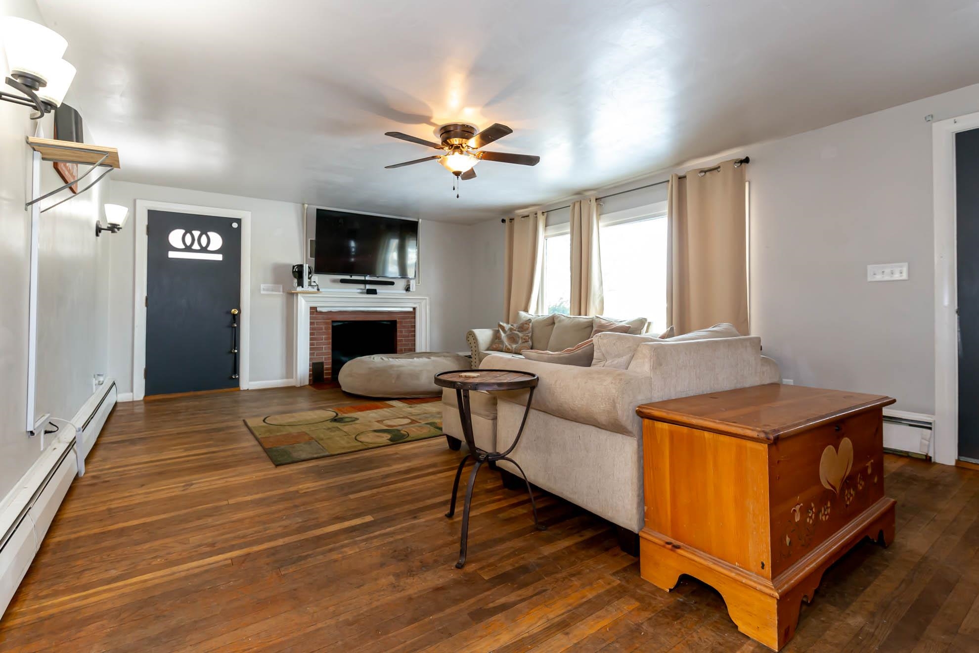 48 Robinson Road Nashua, NH 03060 - Photo 5 of 21 Gallery Image 5