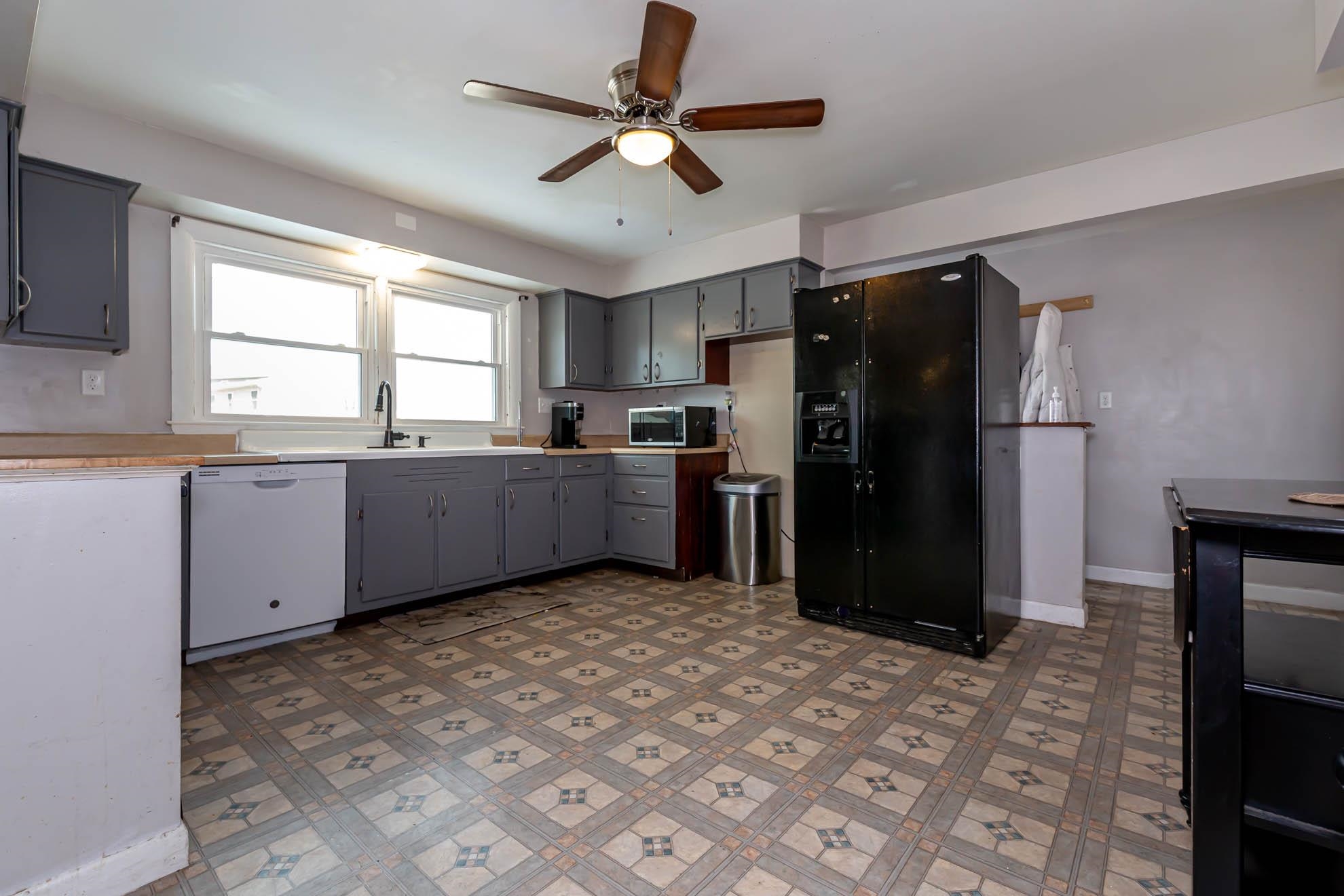 48 Robinson Road Nashua, NH 03060 - Photo 9 of 21 Gallery Image 9