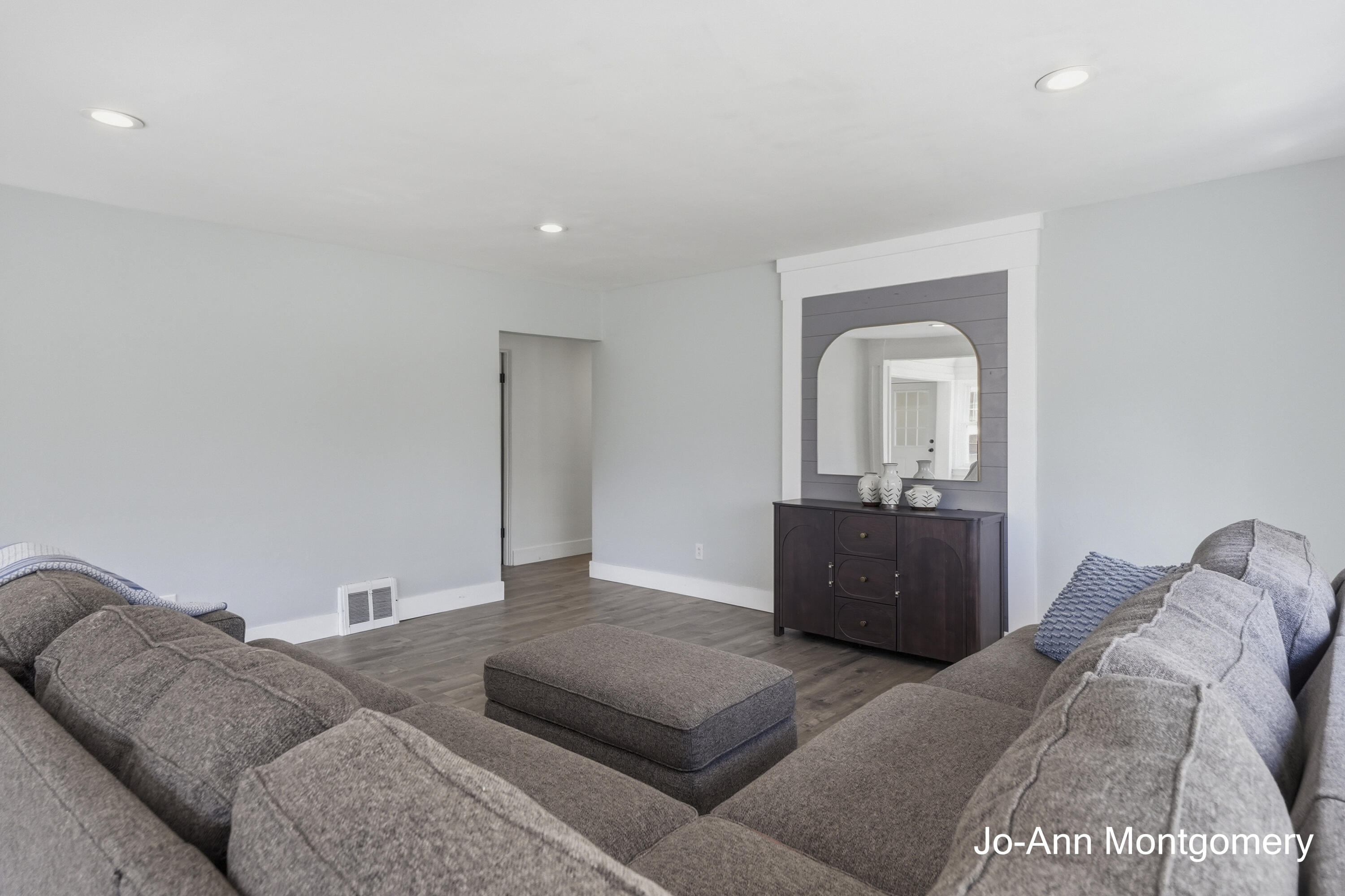 5247 Lake Harbor Road Norton Shores, MI 49441 - Photo 13 of 38 _CR_1671