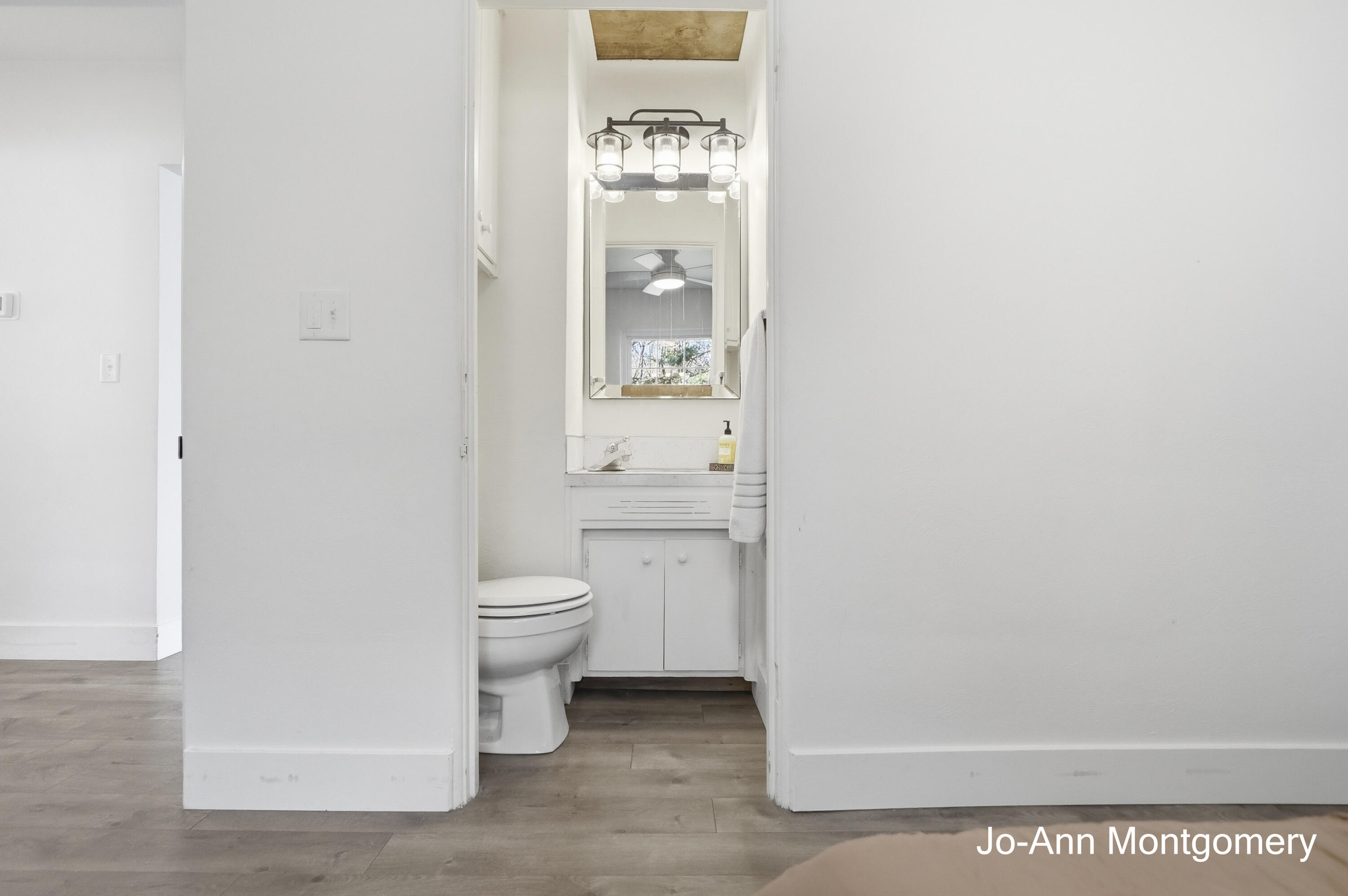 5247 Lake Harbor Road Norton Shores, MI 49441 - Photo 17 of 38 _CR_1716