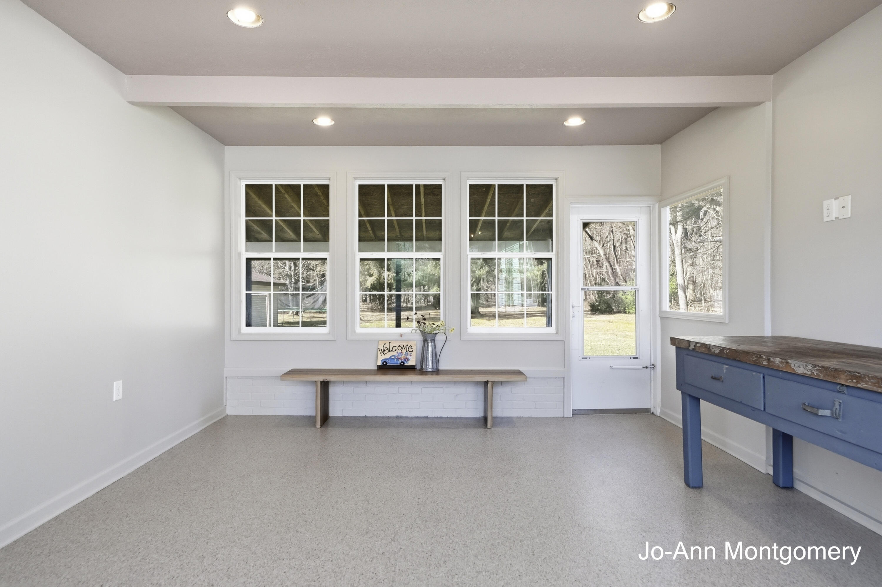 5247 Lake Harbor Road Norton Shores, MI 49441 - Photo 2 of 38 _CR_1636