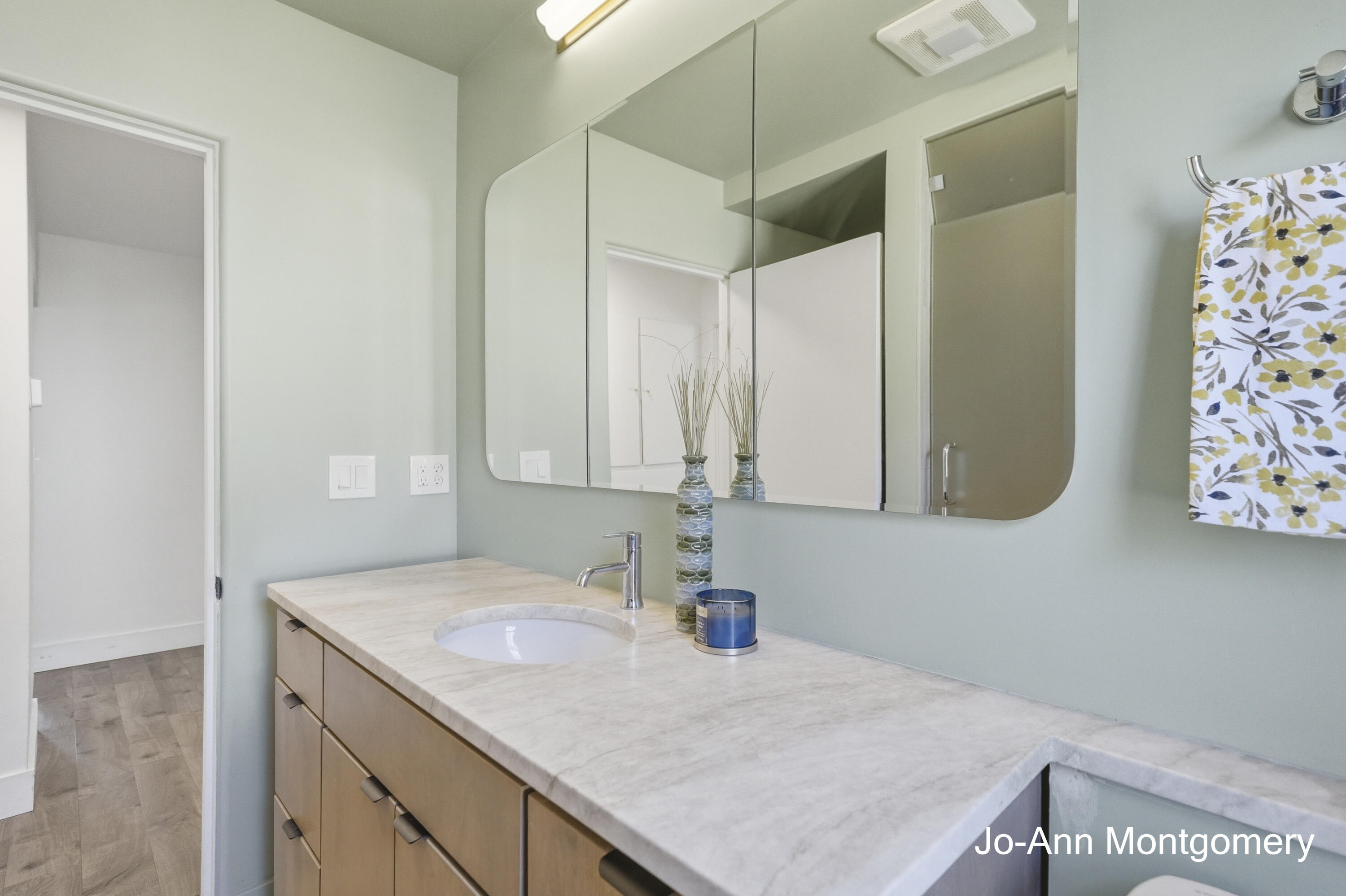 5247 Lake Harbor Road Norton Shores, MI 49441 - Photo 23 of 38 _CR_1756