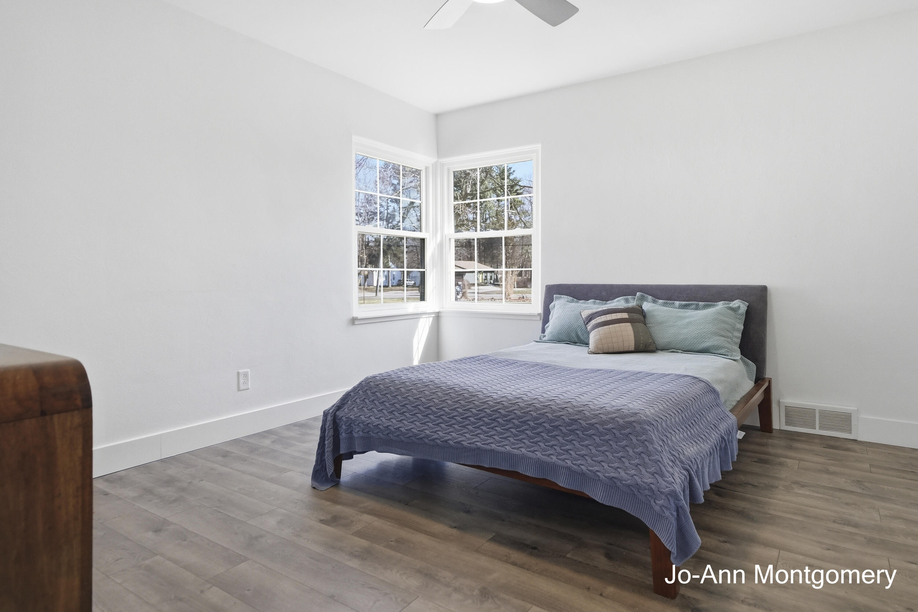 5247 Lake Harbor Road Norton Shores, MI 49441 - Photo 24 of 38 _CR_1761