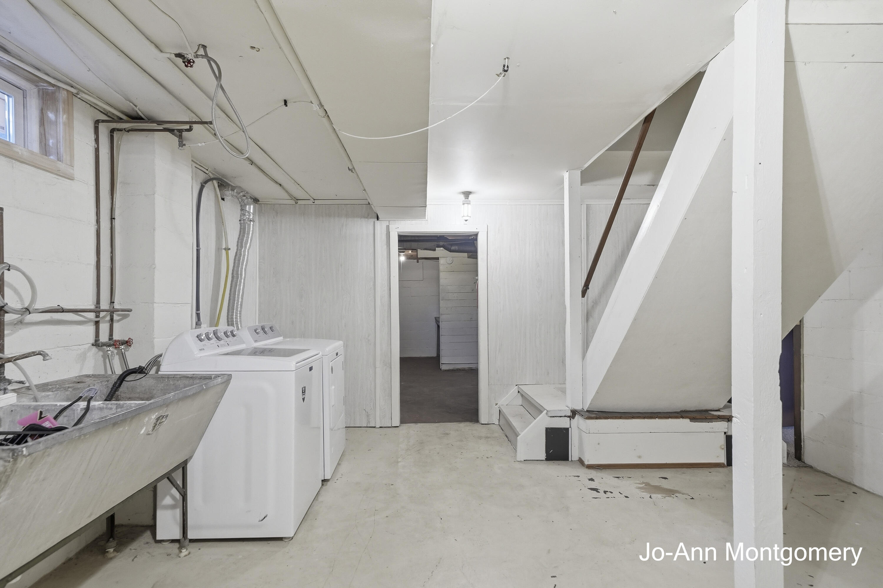 5247 Lake Harbor Road Norton Shores, MI 49441 - Photo 33 of 38 _CR_1806