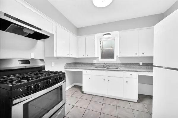 $999 | 5532 Eskridge Street, Unit 2, Houston, TX 77023