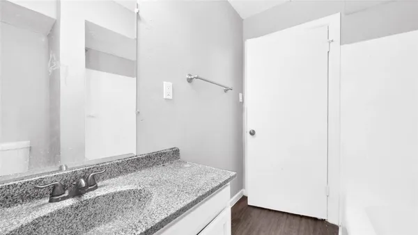$999 | 5532 Eskridge Street, Unit 2, Houston, TX 77023