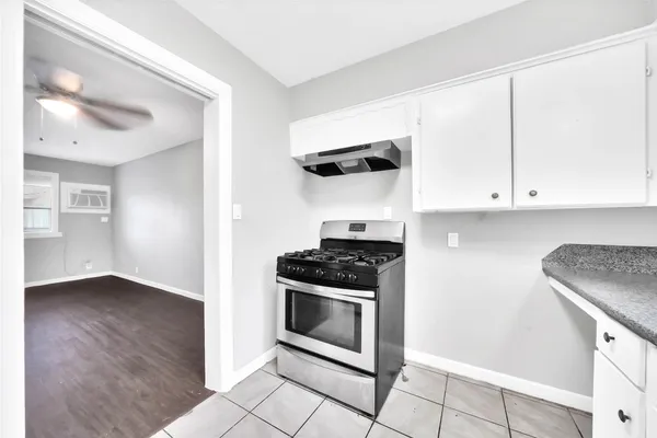 $999 | 5532 Eskridge Street, Unit 2, Houston, TX 77023