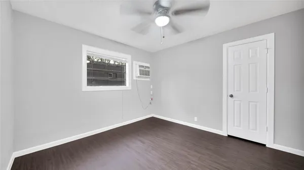 $999 | 5532 Eskridge Street, Unit 2, Houston, TX 77023