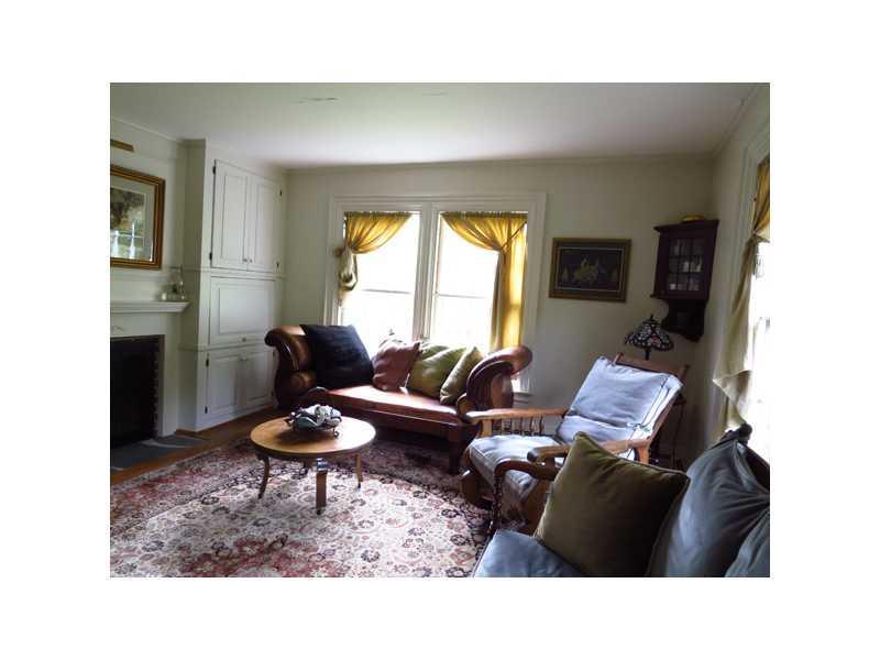 1353 River Road Orrington, ME 04474 - Photo 6 of 29 Living Room.
