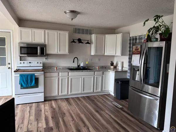 $195,000 | 1657 Rd Y, Neosho Rapids, KS 66864