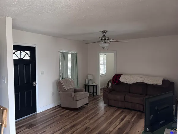 $195,000 | 1657 Rd Y, Neosho Rapids, KS 66864