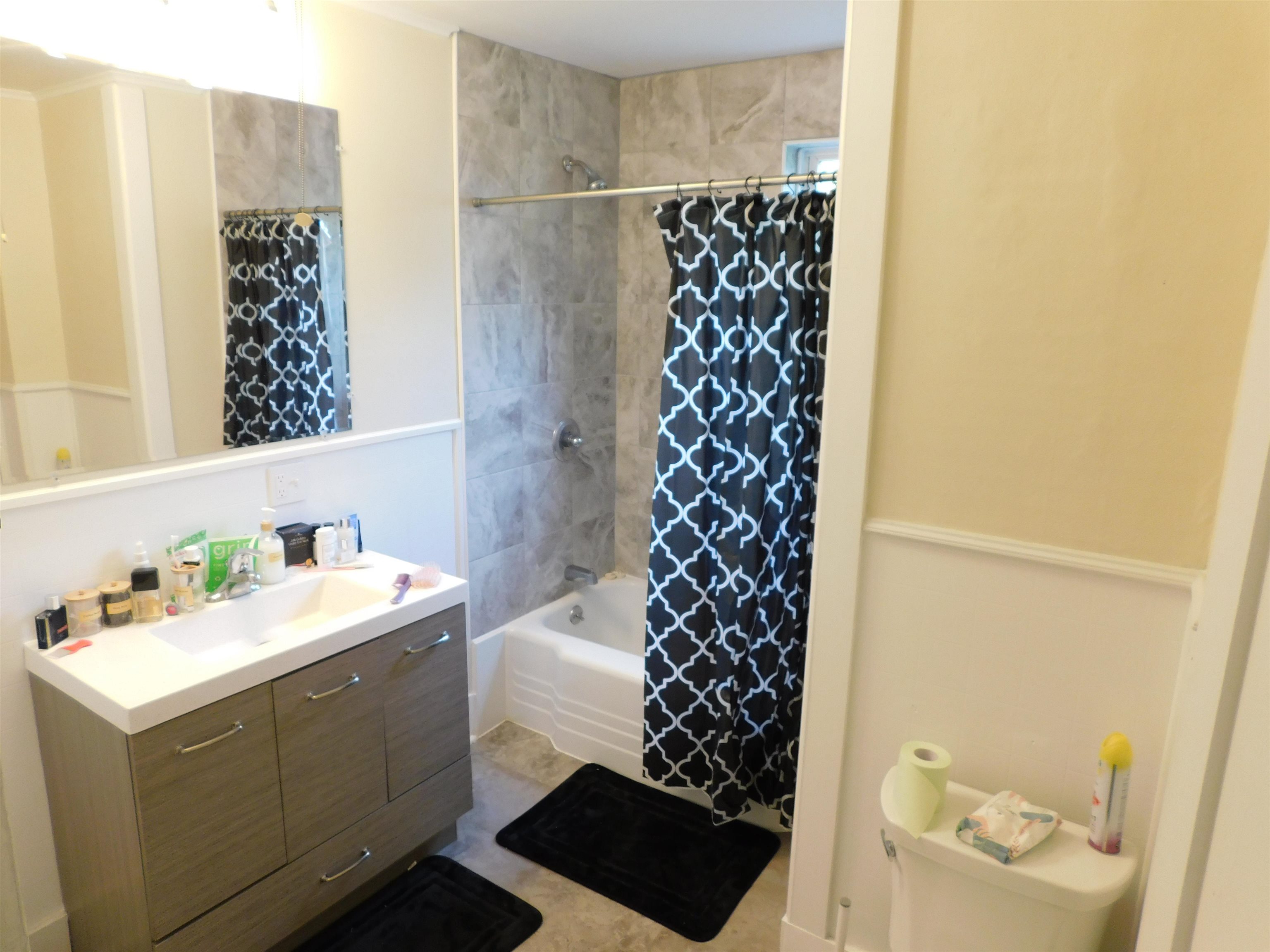 91 Bayview Street, Unit 2 Newport, VT 05855 - Photo 3 of 12