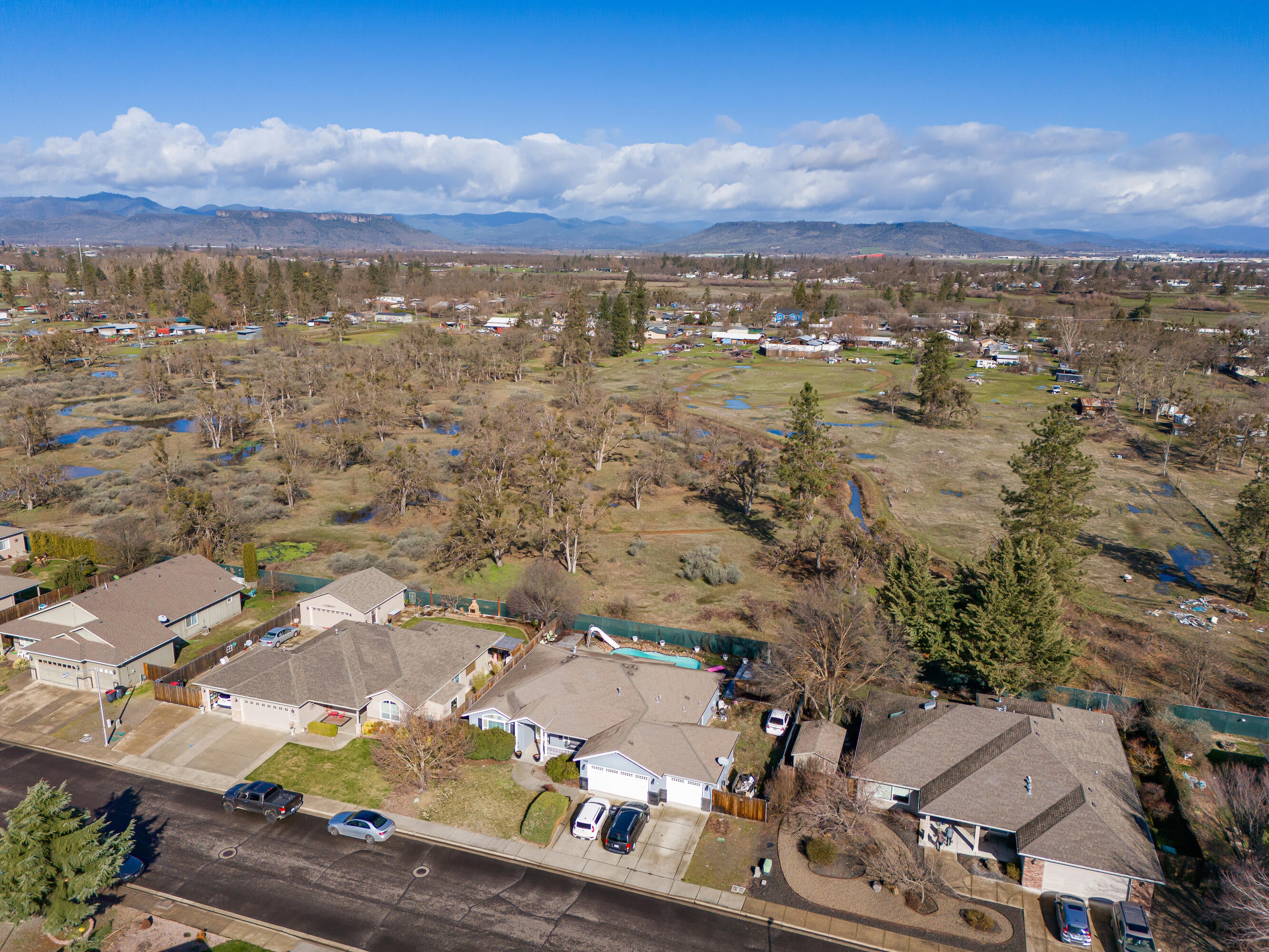 2589 Rabun Way Central Point, OR 97502 - Photo 4 of 36 2