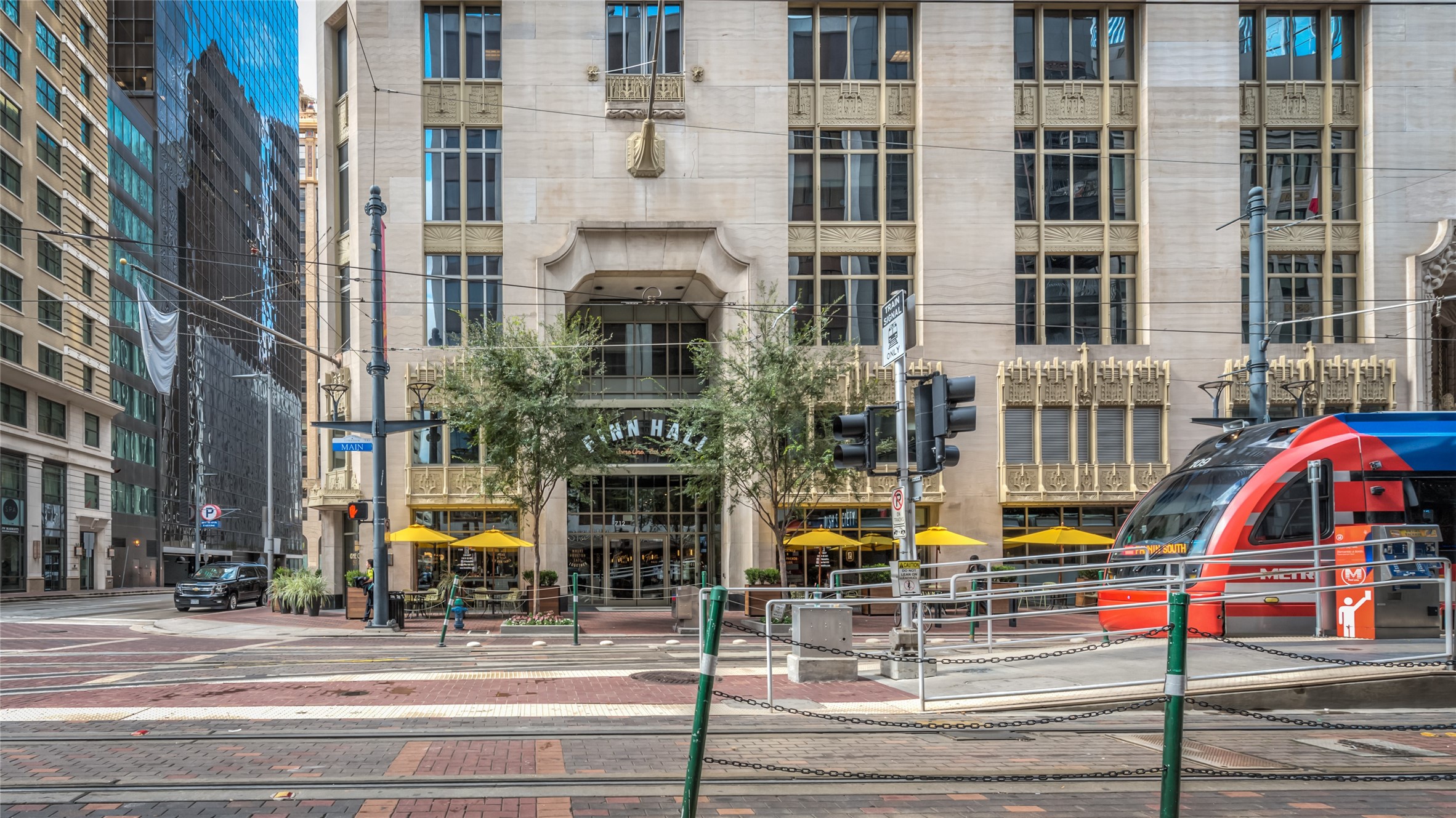 705 Main Street, Unit 419 Houston, TX 77002 - Photo 17 of 25 a front view of building with street