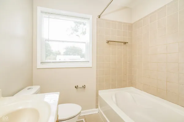 $1,520 | 124 Rose Lane, Greenwood, IN 46143