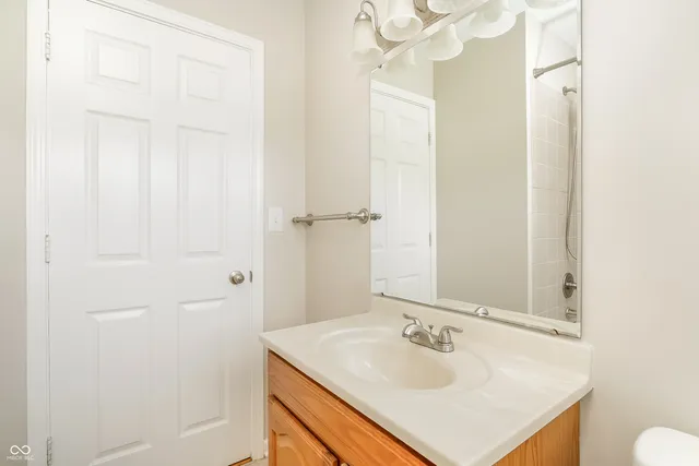 $1,570 | 124 Rose Lane, Greenwood, IN 46143