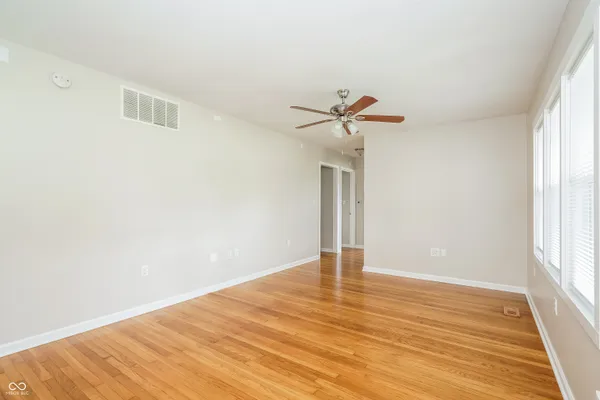 $1,520 | 124 Rose Lane, Greenwood, IN 46143