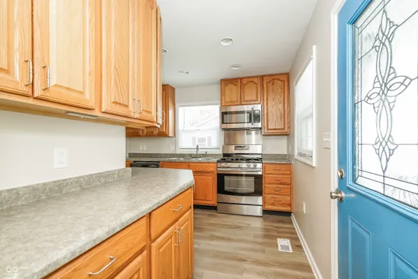 $1,520 | 124 Rose Lane, Greenwood, IN 46143