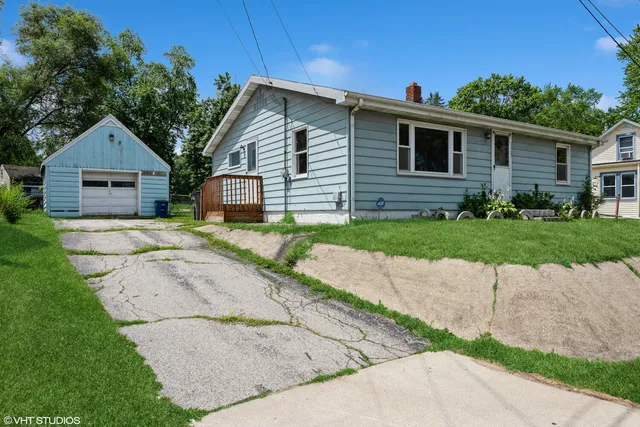 $172,500 | 2905 East Michigan Boulevard, Trail Creek, IN 46360