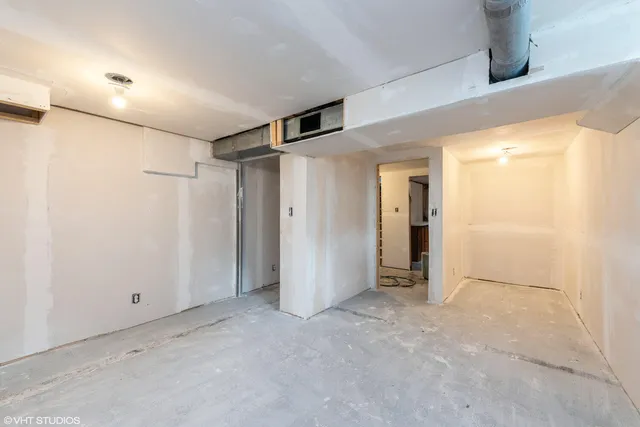 $172,500 | 2905 East Michigan Boulevard, Trail Creek, IN 46360