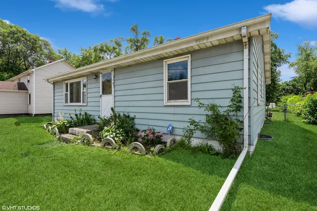 $172,500 | 2905 East Michigan Boulevard, Trail Creek, IN 46360