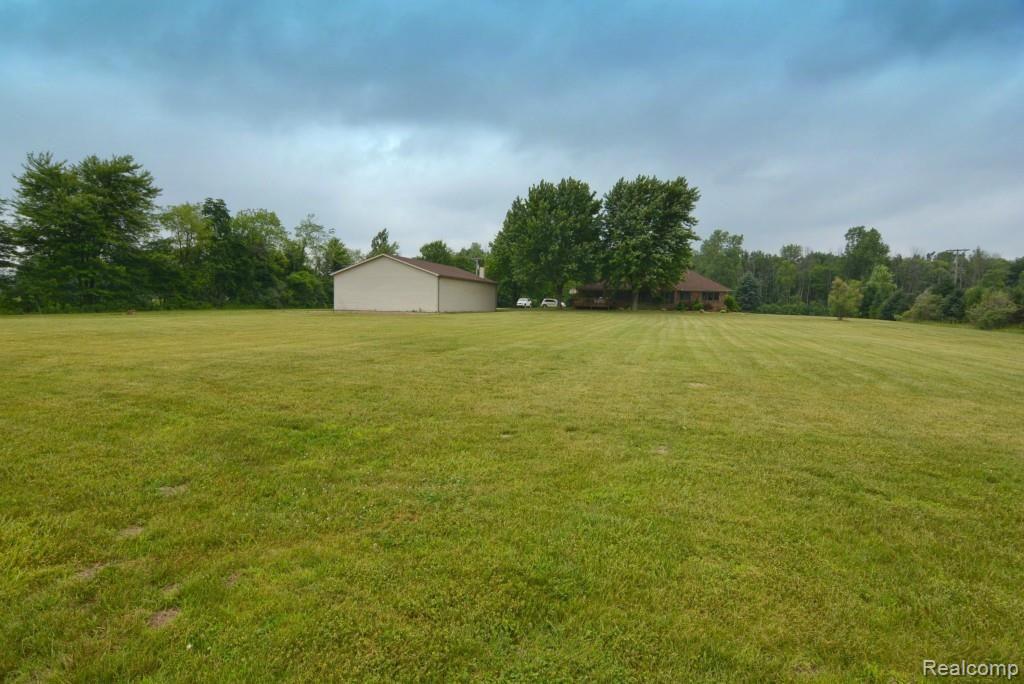 7675 Big Hand Road Columbus, MI 48063 - Photo 33 of 45 DSC_0232.jpg