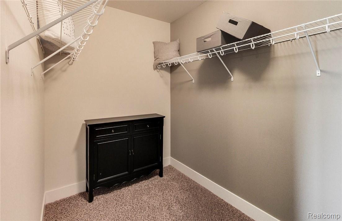 1009 Prescott Drive Rochester, MI 48309 - Photo 16 of 20 Parkside - MI - Woodside hr - 1920x1240 (30).jpg