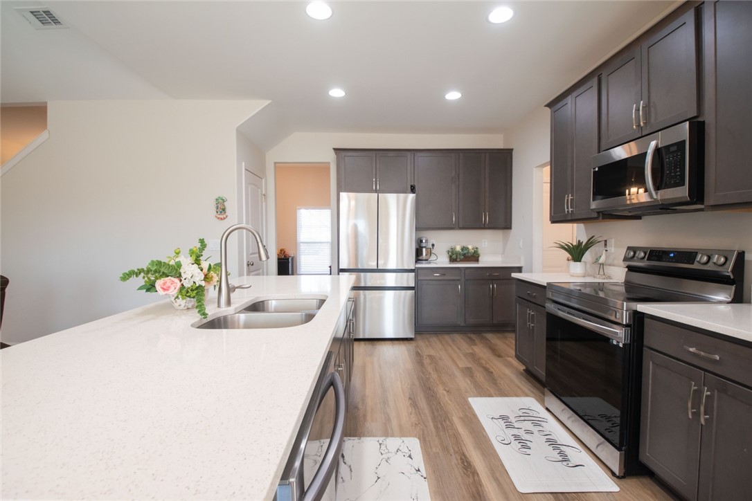 279 Chestnut Drive Brunswick, GA 31523 - Photo 16 of 47