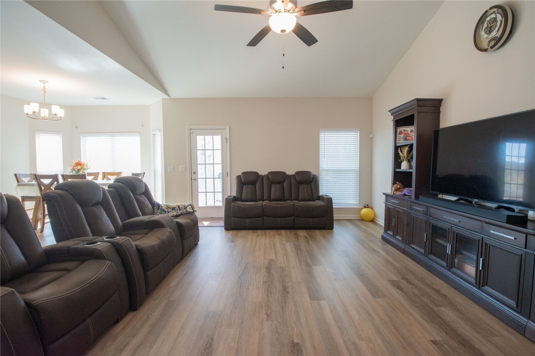 279 Chestnut Drive Brunswick, GA 31523 - Photo 7 of 47