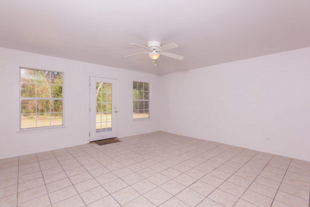 430 West Pedigo Avenue, Unit A&B Foley, AL 36535 - Photo 3 of 5 LIVING ROOM