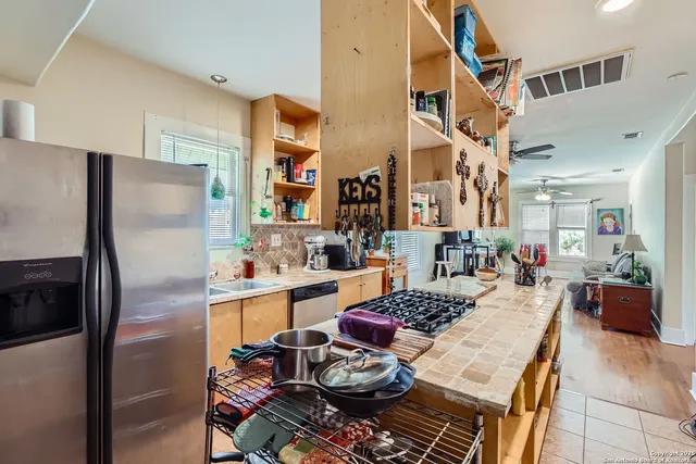 $335,000 | 428 West Lullwood Avenue, San Antonio, TX 78212