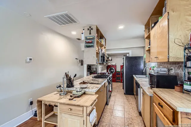 $335,000 | 428 West Lullwood Avenue, San Antonio, TX 78212