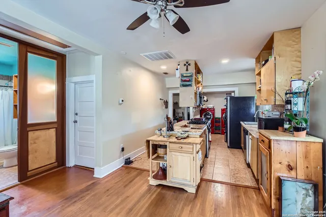 $335,000 | 428 West Lullwood Avenue, San Antonio, TX 78212