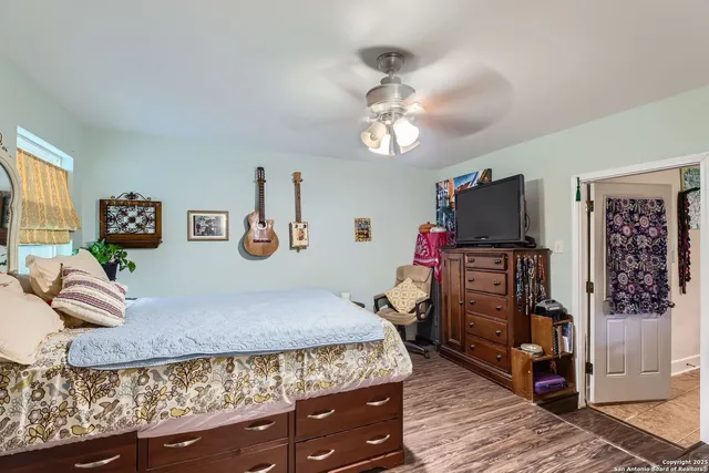 $335,000 | 428 West Lullwood Avenue, San Antonio, TX 78212