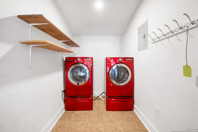 a view of space with washer and dryer