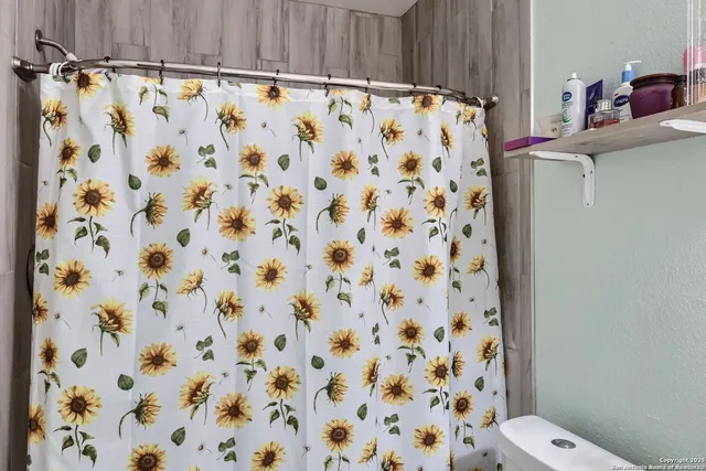 $335,000 | 428 West Lullwood Avenue, San Antonio, TX 78212