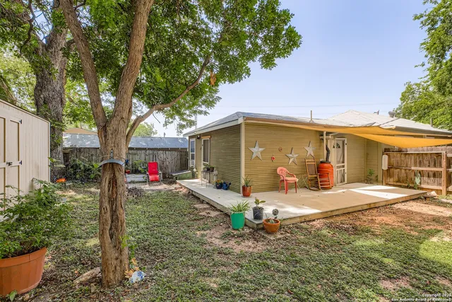 $335,000 | 428 West Lullwood Avenue, San Antonio, TX 78212