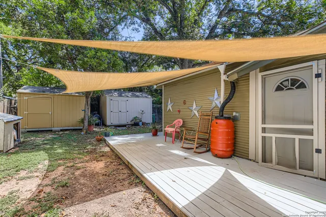 $335,000 | 428 West Lullwood Avenue, San Antonio, TX 78212
