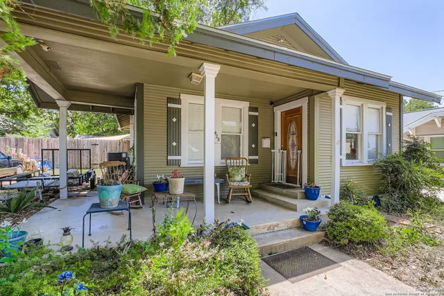 $335,000 | 428 West Lullwood Avenue, San Antonio, TX 78212