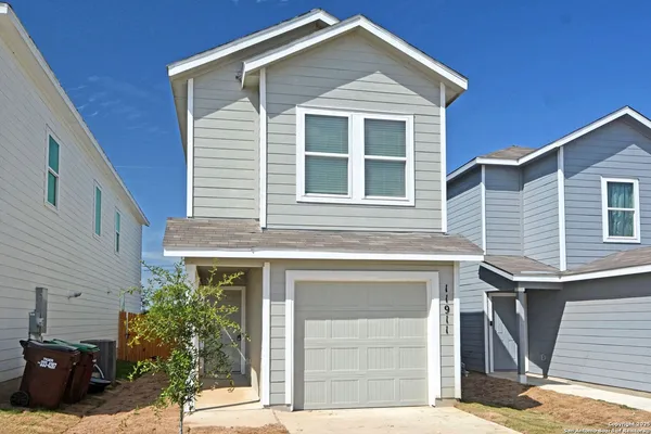 $1,375 | 11911 Floral Blossom, Converse, TX 78109