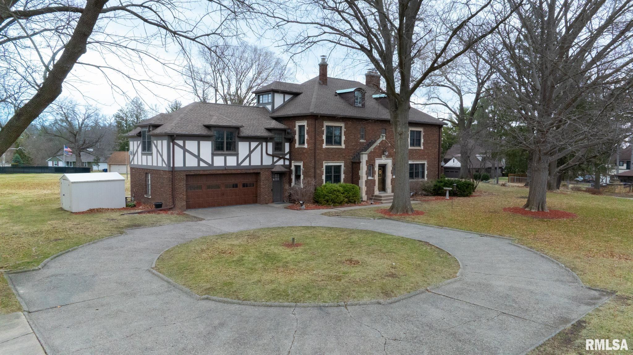 1400 8th Avenue South Clinton, IA 52732 - Photo 2 of 58