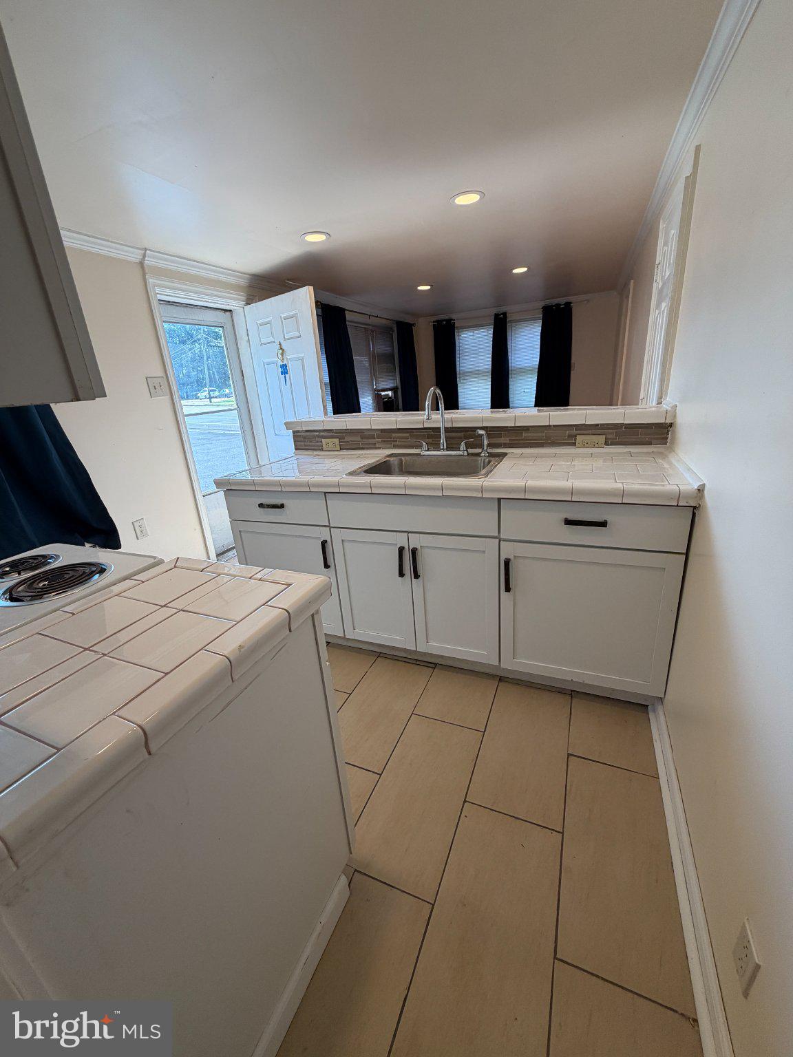 356 Easton Road, Unit FRONT Horsham, PA 19044 - Photo 7 of 13 Gallery Image 7