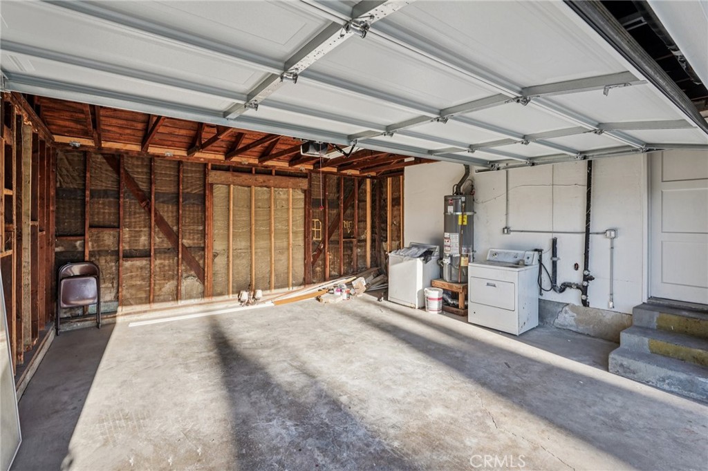 732 East Charron Place Compton, CA 90220 - Photo 23 of 24 a view of a room with gym equipment