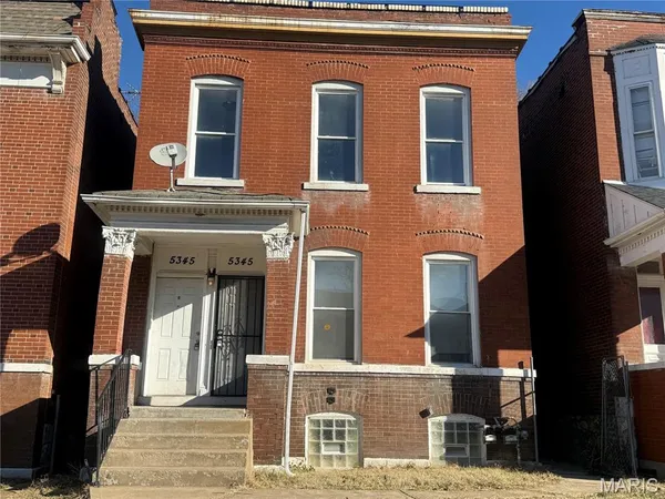 $1,295 | 5345 Wells Avenue, Unit 2, St. Louis, MO 63112