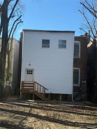 $1,295 | 5345 Wells Avenue, Unit 2, St. Louis, MO 63112