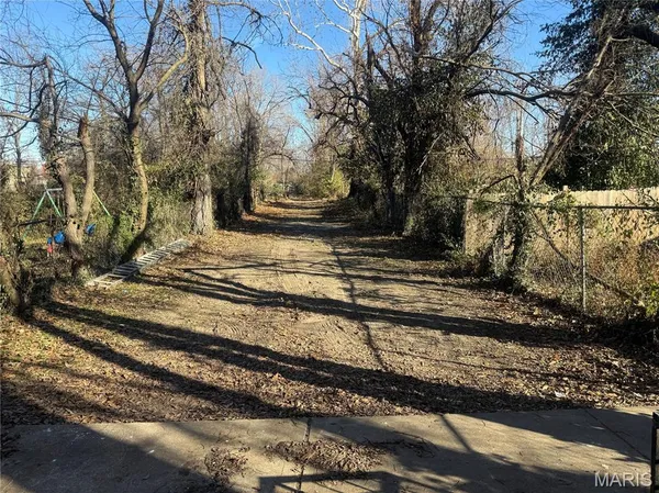 $1,295 | 5345 Wells Avenue, Unit 2, St. Louis, MO 63112